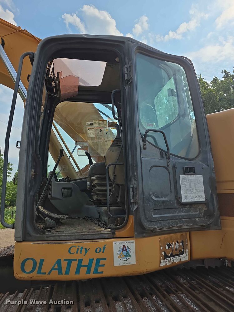 image for item FH6150 2004 Case CX225SR excavator
