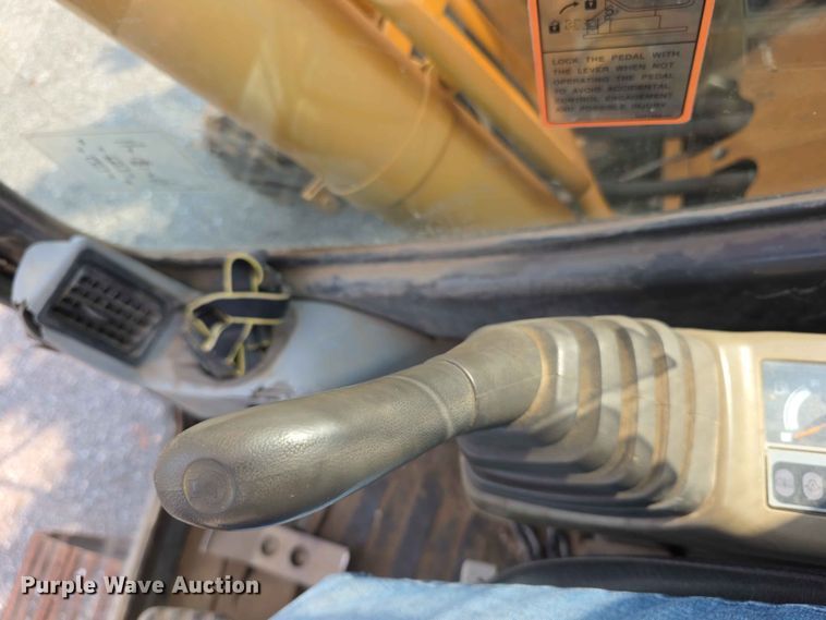 image for item FH6150 2004 Case CX225SR excavator