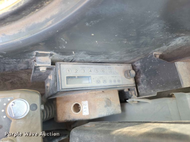 image for item FH6150 2004 Case CX225SR excavator