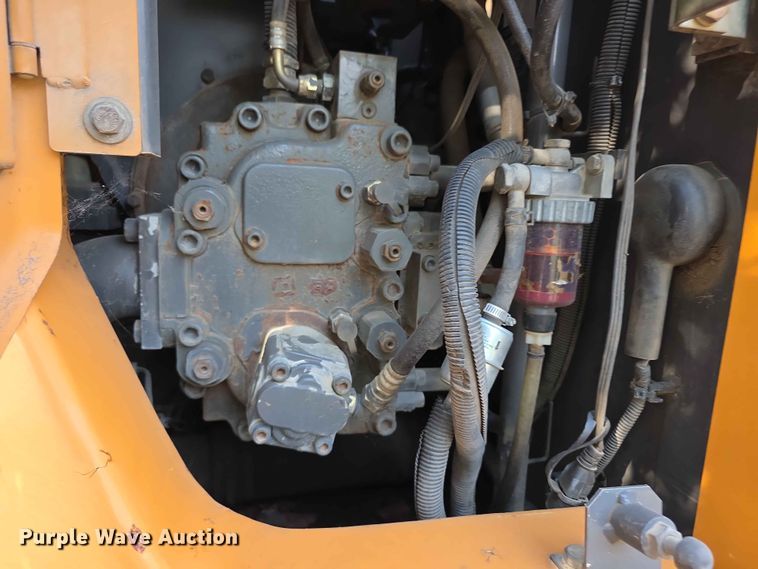 image for item FH6150 2004 Case CX225SR excavator