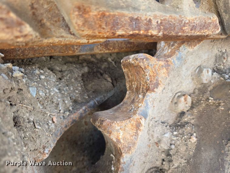 image for item FH6150 2004 Case CX225SR excavator