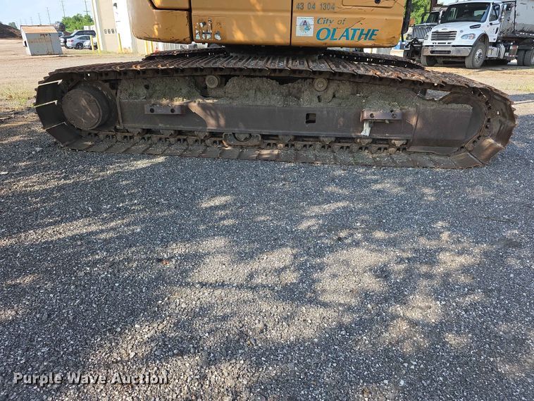 image for item FH6150 2004 Case CX225SR excavator