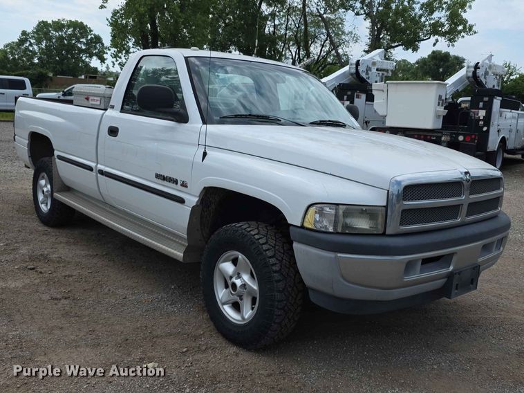 image for item FH6151 1999 Dodge Ram 1500 pickup truck
