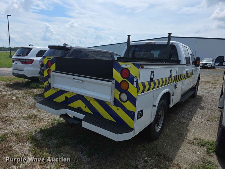image for item FH6157 2016 Ford F250 Super Duty Crew Cab utility bed pickup truck