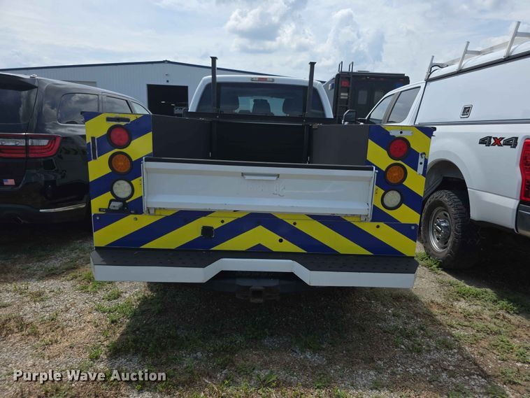 image for item FH6157 2016 Ford F250 Super Duty Crew Cab utility bed pickup truck