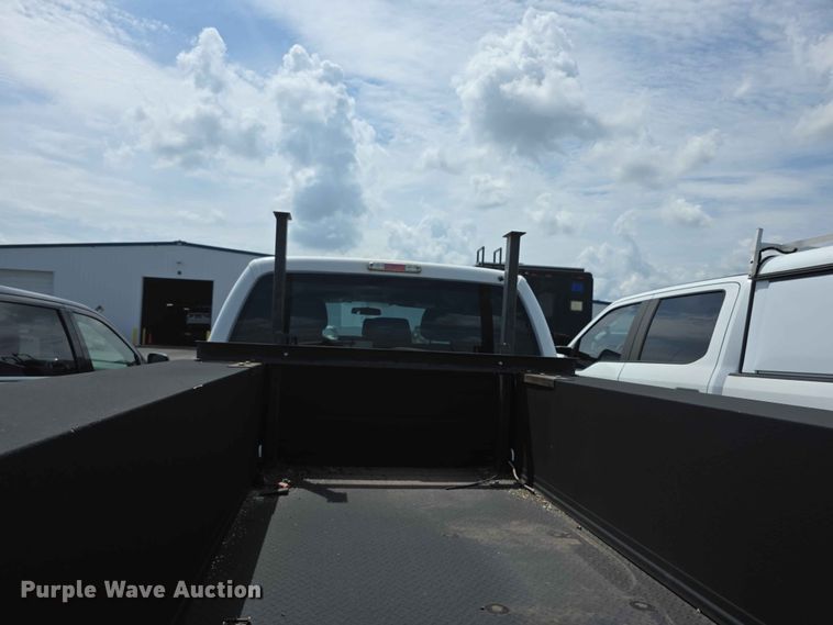 image for item FH6157 2016 Ford F250 Super Duty Crew Cab utility bed pickup truck