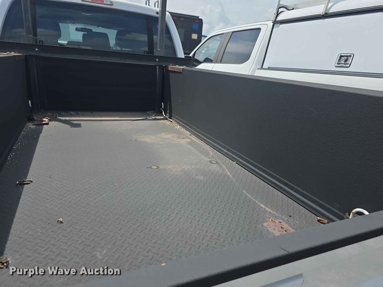 image for item FH6157 2016 Ford F250 Super Duty Crew Cab utility bed pickup truck