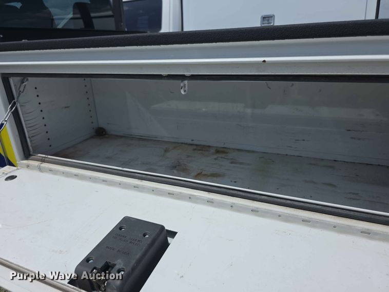 image for item FH6157 2016 Ford F250 Super Duty Crew Cab utility bed pickup truck