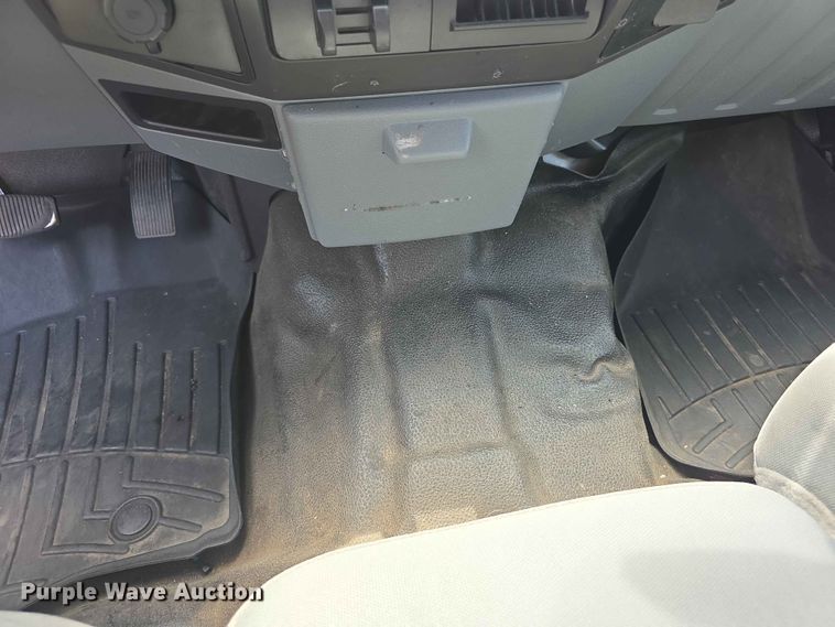 image for item FH6157 2016 Ford F250 Super Duty Crew Cab utility bed pickup truck