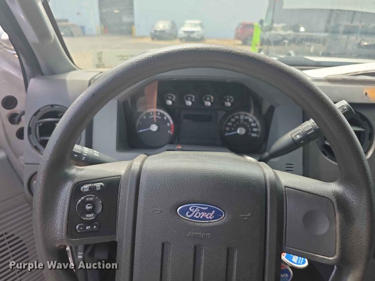 image for item FH6157 2016 Ford F250 Super Duty Crew Cab utility bed pickup truck