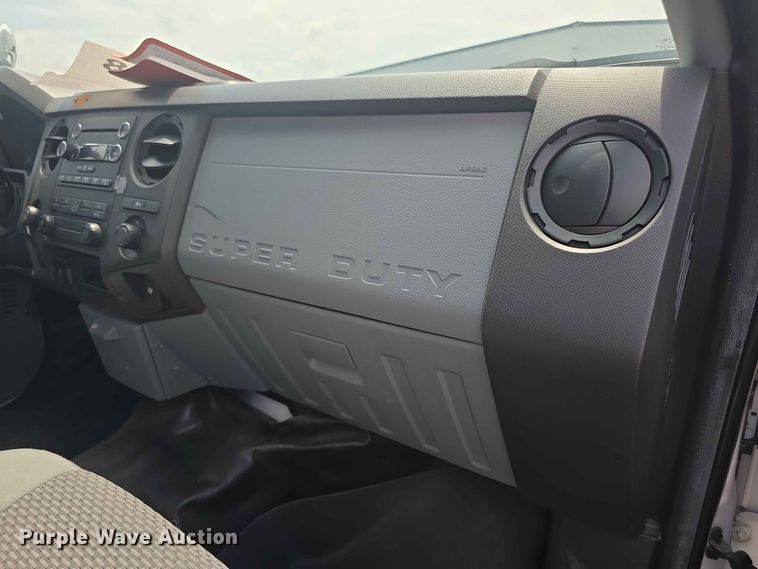 image for item FH6157 2016 Ford F250 Super Duty Crew Cab utility bed pickup truck