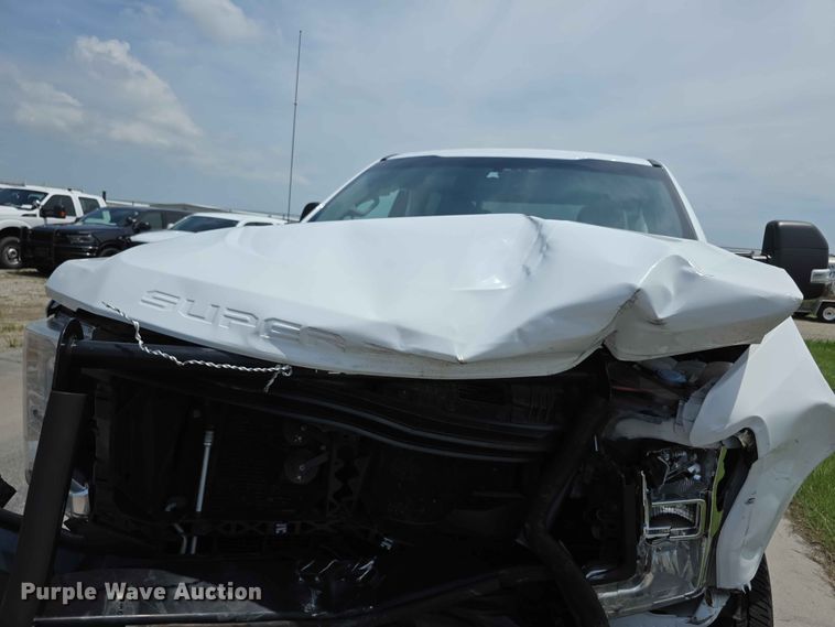 image for item FH6158 2019 Ford F250 Super Duty Crew Cab utility bed pickup truck