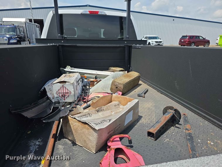 image for item FH6158 2019 Ford F250 Super Duty Crew Cab utility bed pickup truck