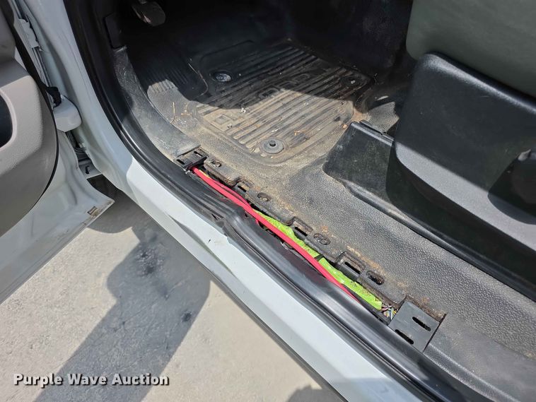 image for item FH6158 2019 Ford F250 Super Duty Crew Cab utility bed pickup truck