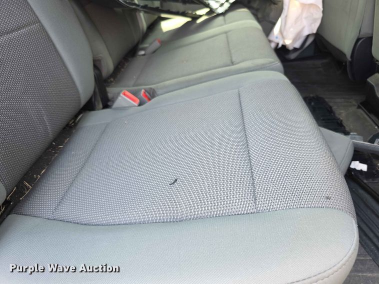 image for item FH6158 2019 Ford F250 Super Duty Crew Cab utility bed pickup truck