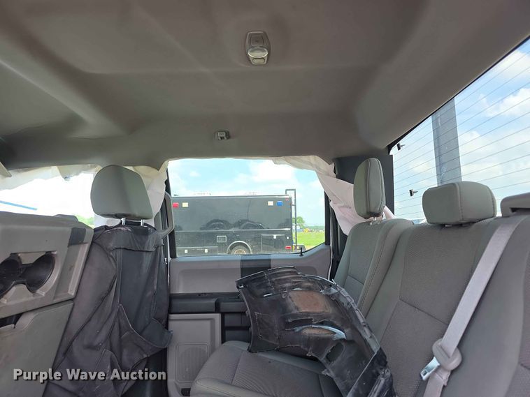 image for item FH6158 2019 Ford F250 Super Duty Crew Cab utility bed pickup truck