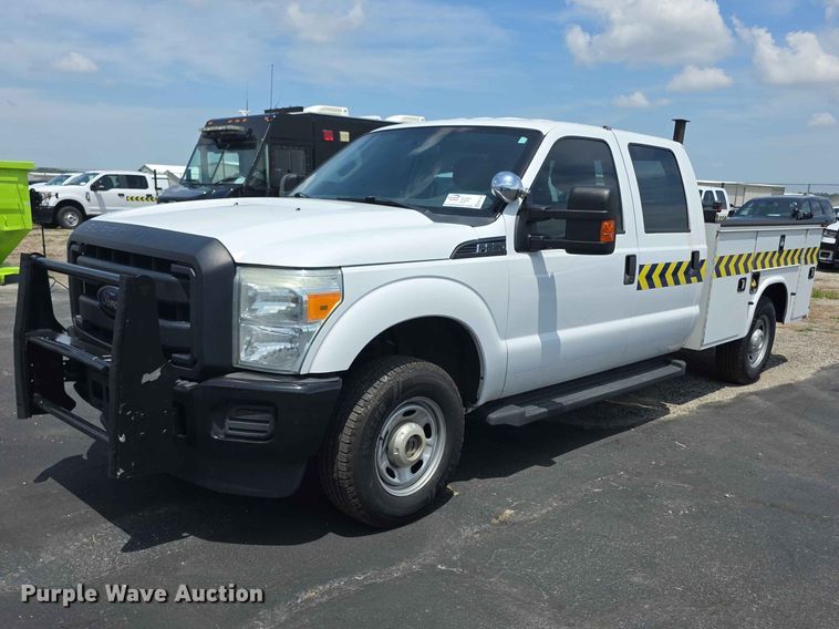image for item FH6159 2016 Ford F250 Super Duty Crew Cab utility bed pickup truck