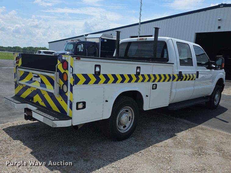 image for item FH6159 2016 Ford F250 Super Duty Crew Cab utility bed pickup truck