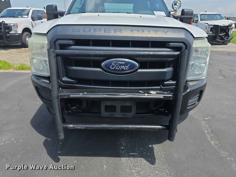 image for item FH6159 2016 Ford F250 Super Duty Crew Cab utility bed pickup truck