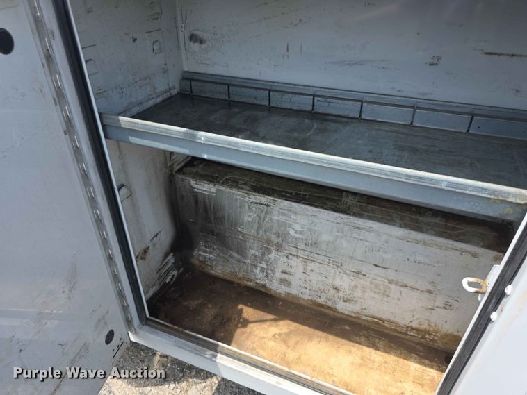 image for item FH6159 2016 Ford F250 Super Duty Crew Cab utility bed pickup truck