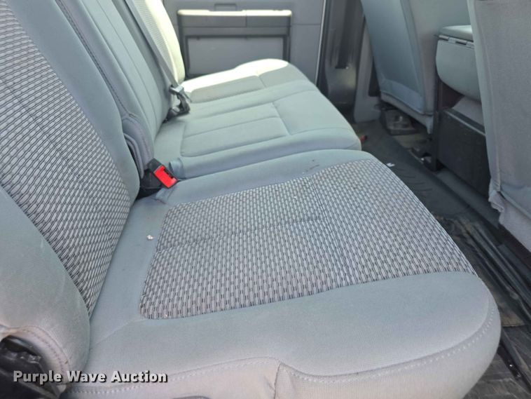 image for item FH6159 2016 Ford F250 Super Duty Crew Cab utility bed pickup truck