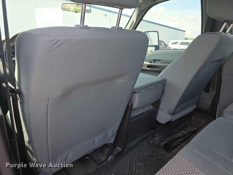 image for item FH6159 2016 Ford F250 Super Duty Crew Cab utility bed pickup truck