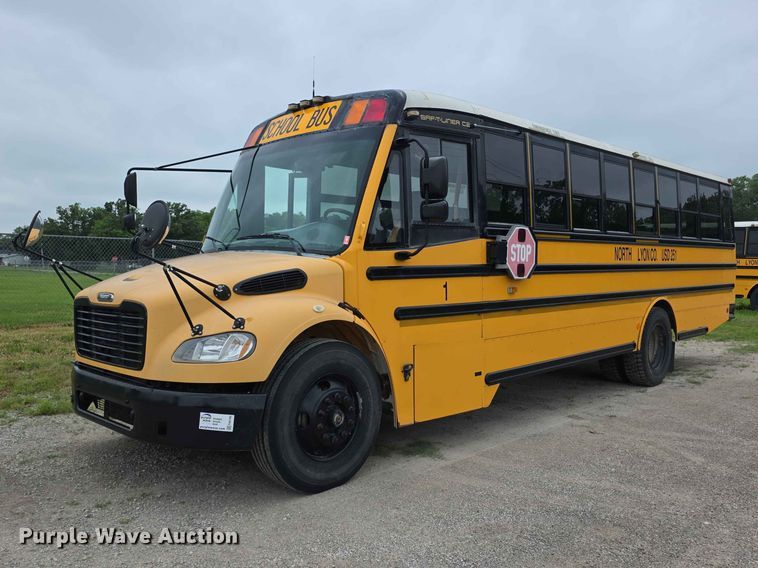 image for item FH6166 2007 Thomas Built B2 school bus