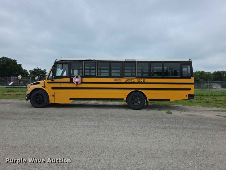 image for item FH6166 2007 Thomas Built B2 school bus