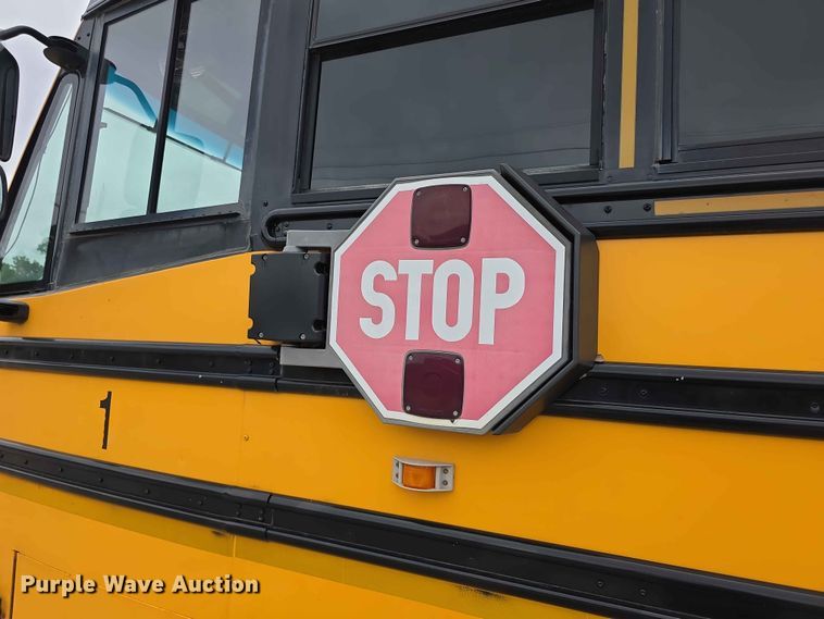 image for item FH6166 2007 Thomas Built B2 school bus