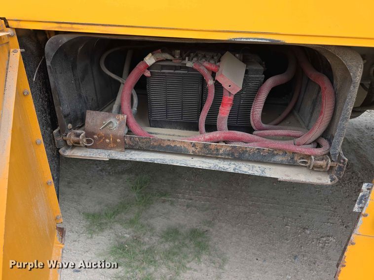 image for item FH6166 2007 Thomas Built B2 school bus