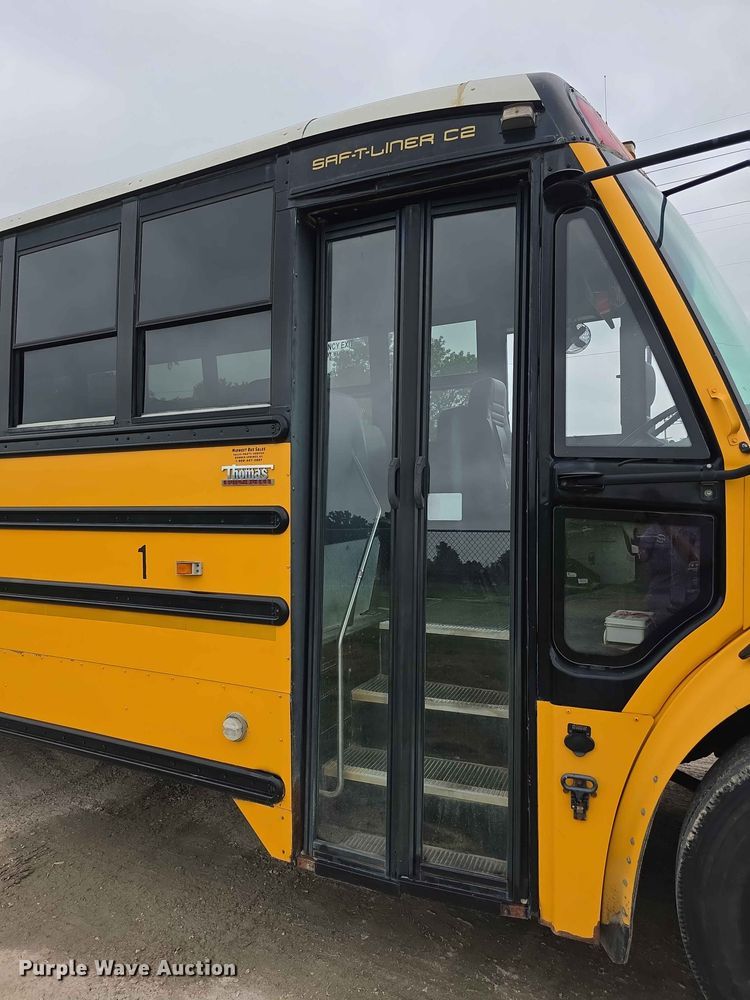 image for item FH6166 2007 Thomas Built B2 school bus