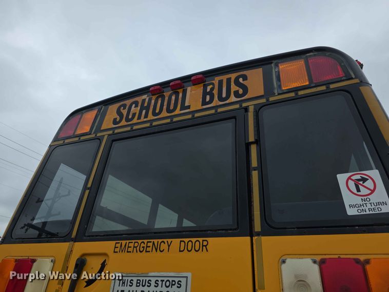image for item FH6166 2007 Thomas Built B2 school bus