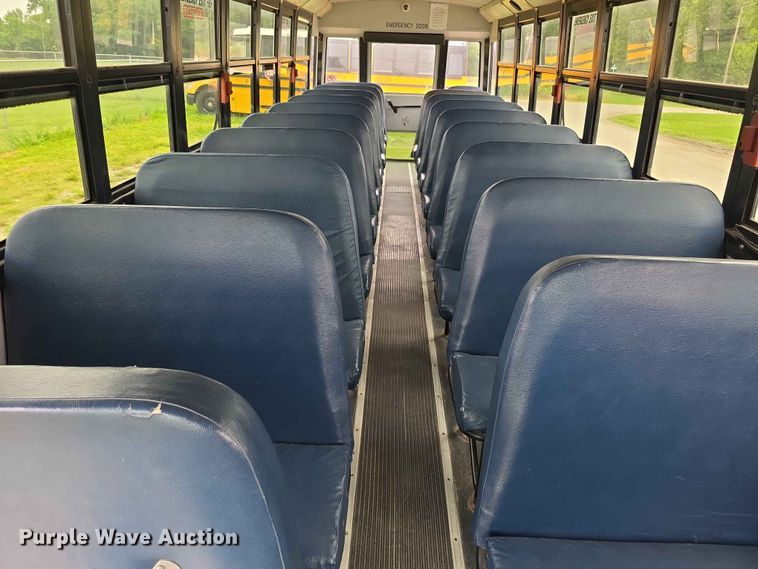 image for item FH6166 2007 Thomas Built B2 school bus
