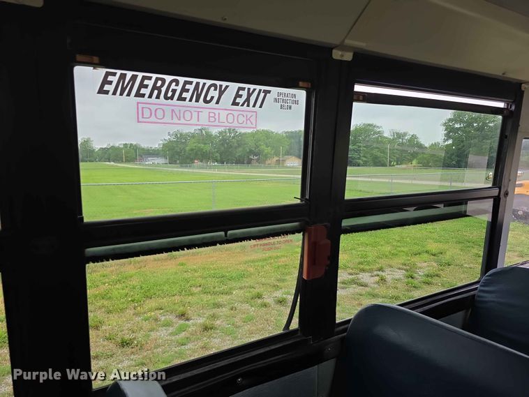 image for item FH6166 2007 Thomas Built B2 school bus