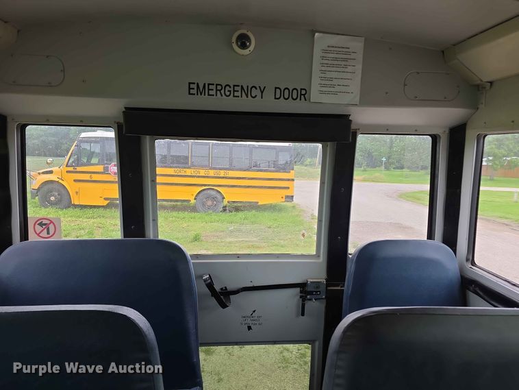 image for item FH6166 2007 Thomas Built B2 school bus