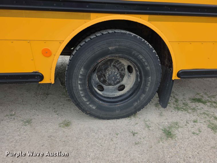 image for item FH6166 2007 Thomas Built B2 school bus