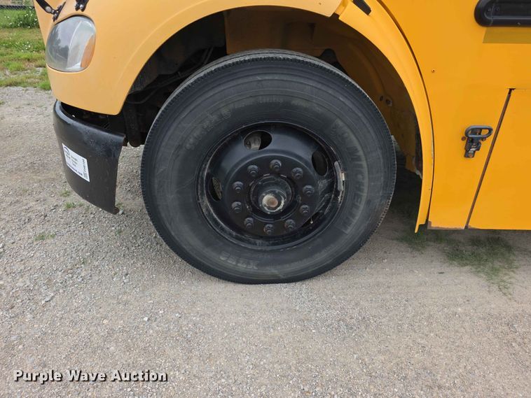 image for item FH6166 2007 Thomas Built B2 school bus
