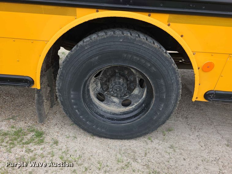 image for item FH6166 2007 Thomas Built B2 school bus