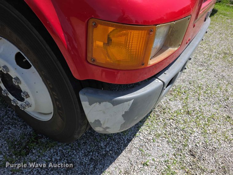 image for item FH6169 1996 International 4700 tank truck