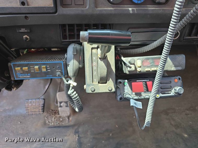 image for item FH6169 1996 International 4700 tank truck