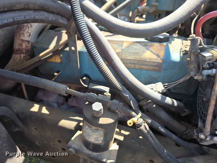 image for item FH6169 1996 International 4700 tank truck
