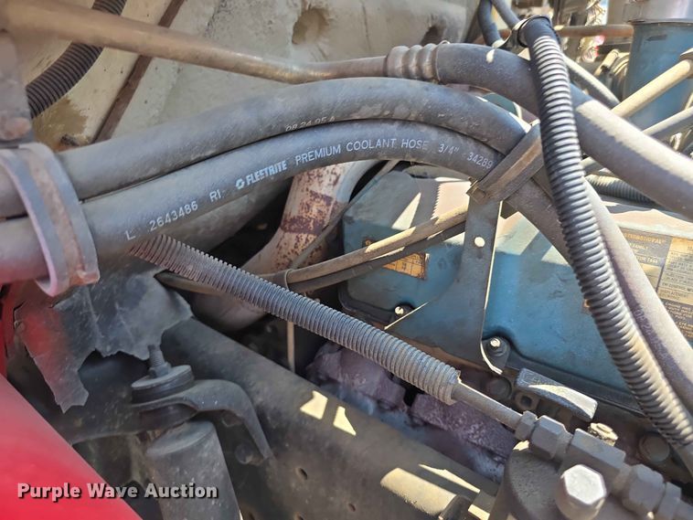 image for item FH6169 1996 International 4700 tank truck