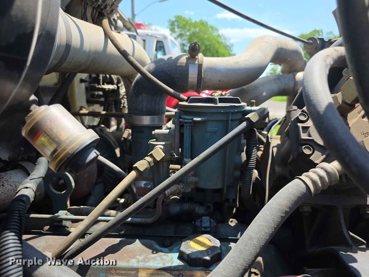 image for item FH6169 1996 International 4700 tank truck