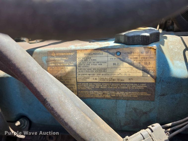 image for item FH6169 1996 International 4700 tank truck