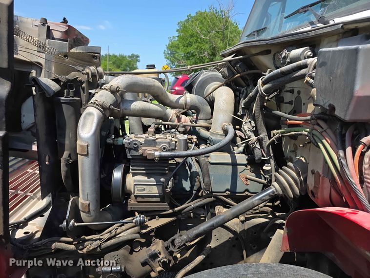 image for item FH6169 1996 International 4700 tank truck
