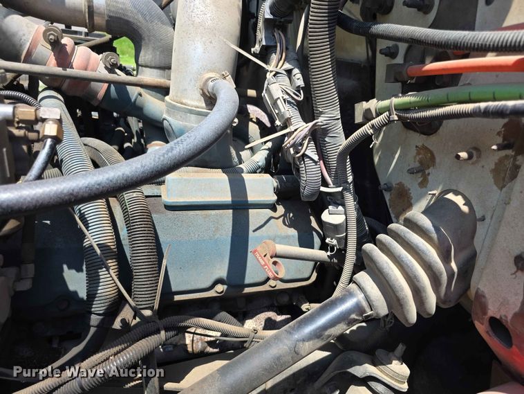 image for item FH6169 1996 International 4700 tank truck