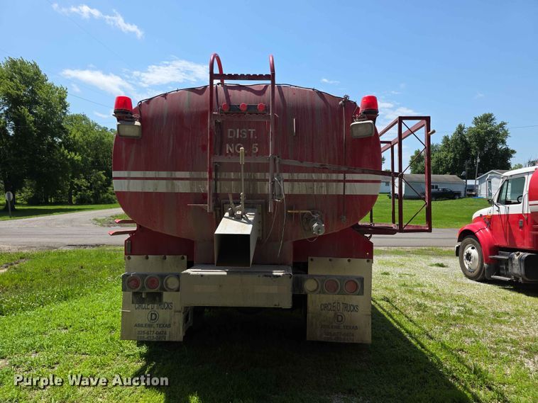 image for item FH6170 1996 International 4700 tank truck