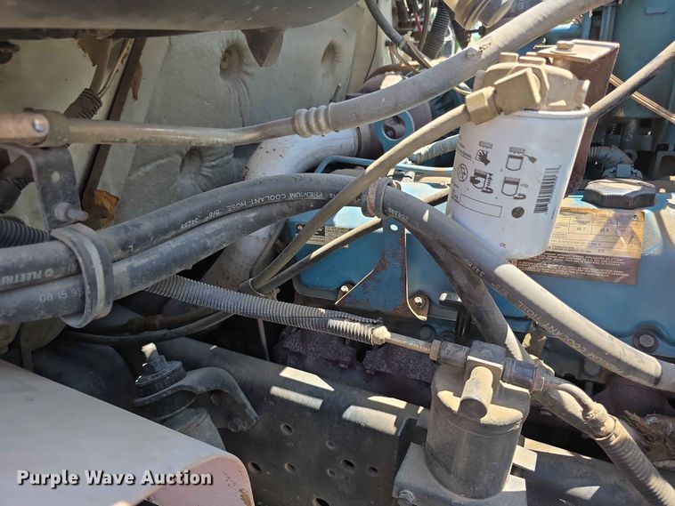 image for item FH6170 1996 International 4700 tank truck