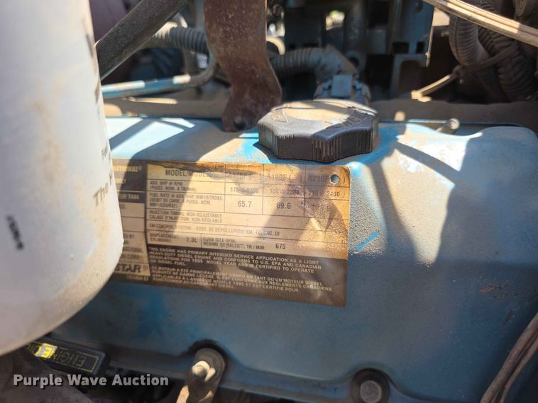 image for item FH6170 1996 International 4700 tank truck