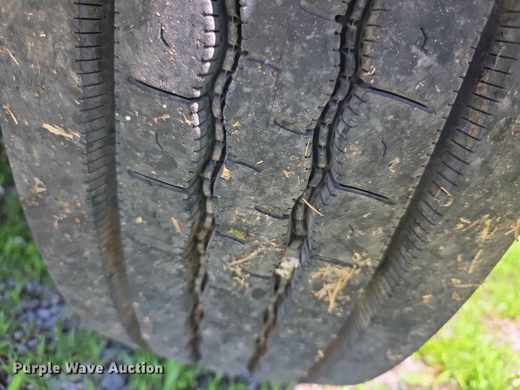 image for item FH6170 1996 International 4700 tank truck